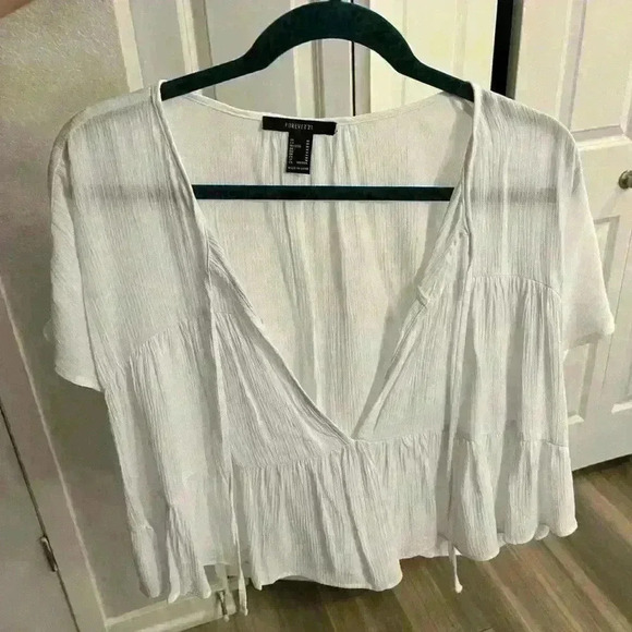 Forever 21 top tshirt crop top - Picture 3 of 5